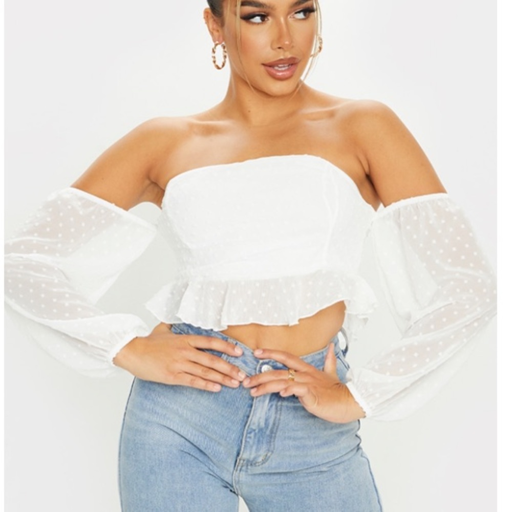 NWT Flowy sleeve crop top